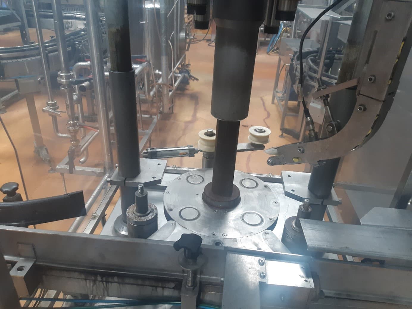 Salle de travail of Dr. Datz GmbH Getränke- und Sondermaschinenbau VS 4 L