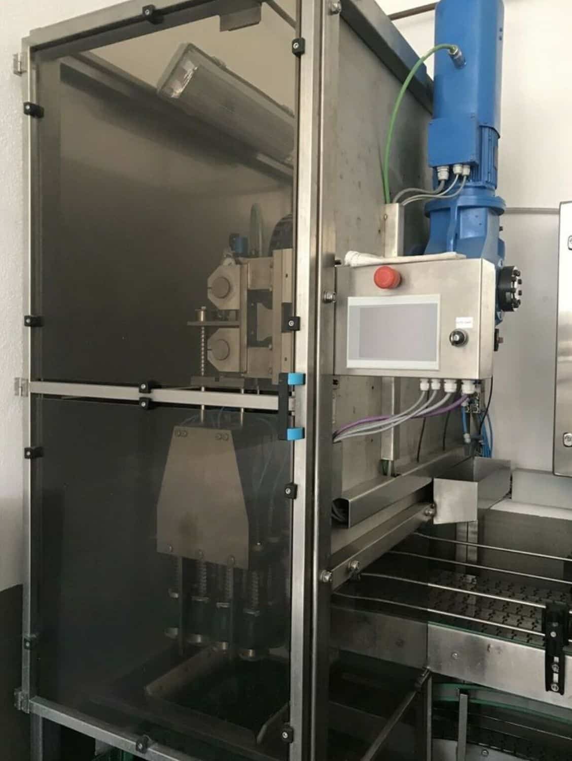 Vue de côté de Nagel, PAC, Juwatec, ICS Ligne de remplissage de verre consigné pour bière, boissons gazeuses