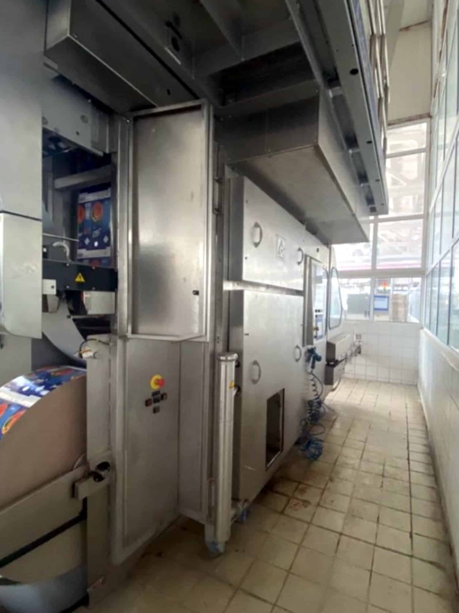 Vue de côté of Tetra Pak TBA 8-1000 SQ